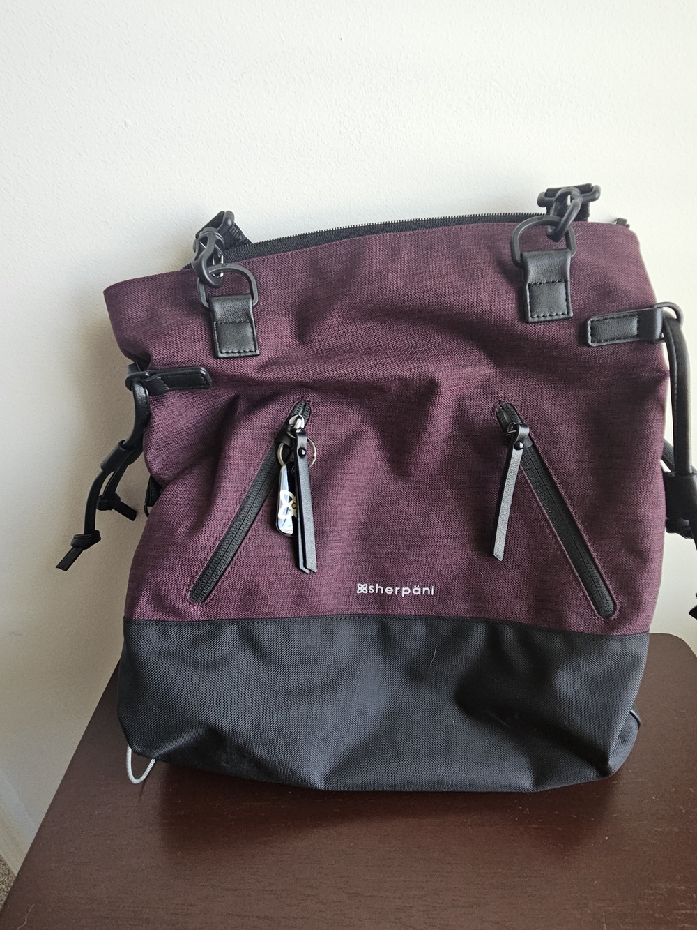 Sherpani Men's Maroon and Black Convertible Crossbody Tote